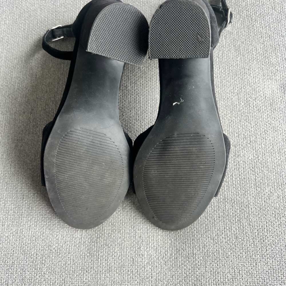 Steve Madden “Kevlyn” Black Block Heel - Picture 3 of 5